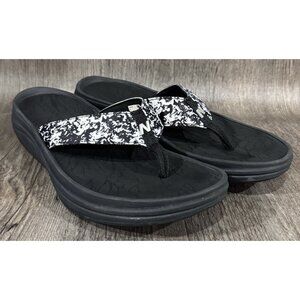 New Balance Women's Black White Revive Thong Sandals Size 10 Walking W6087